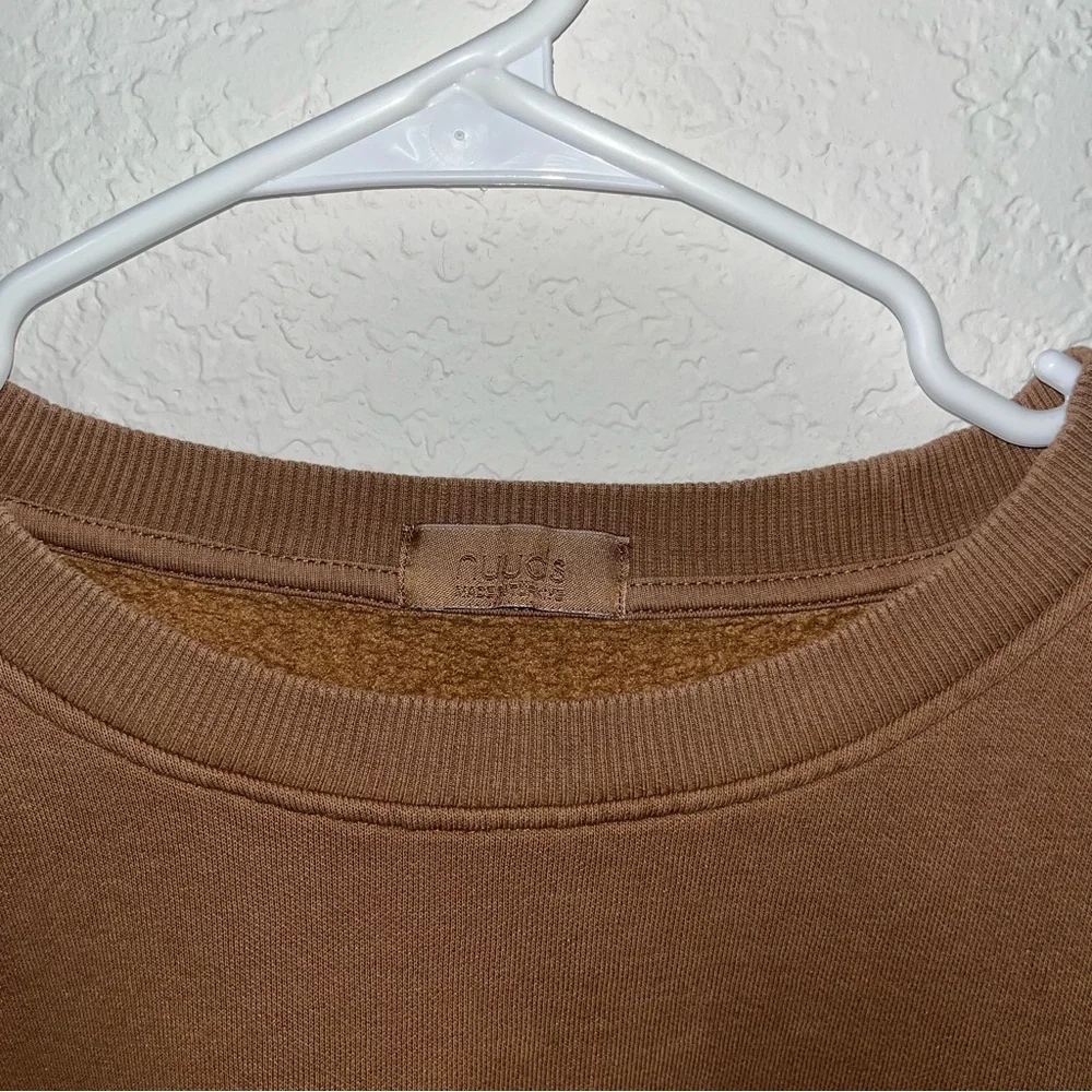 Nuuds original classic crewneck sweatshirt in chocolate - Picture 2 of 5